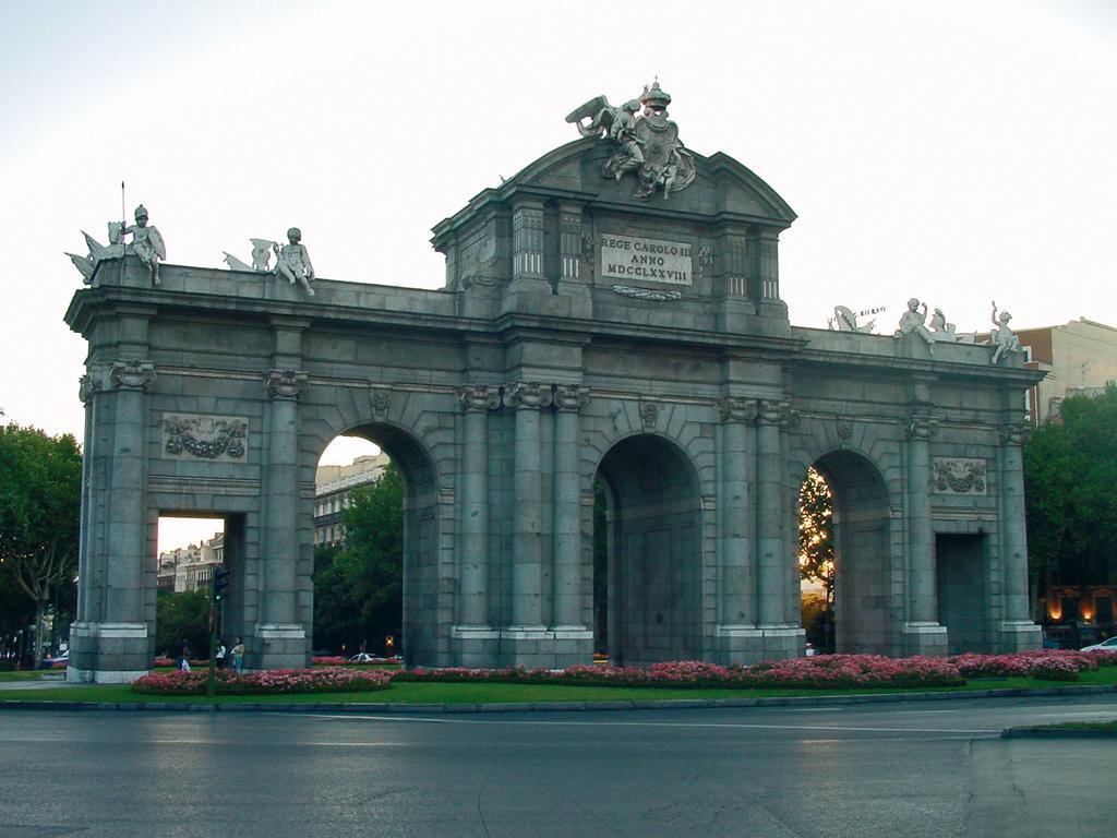 Occidental Castellana Norte Madrid Esterno foto